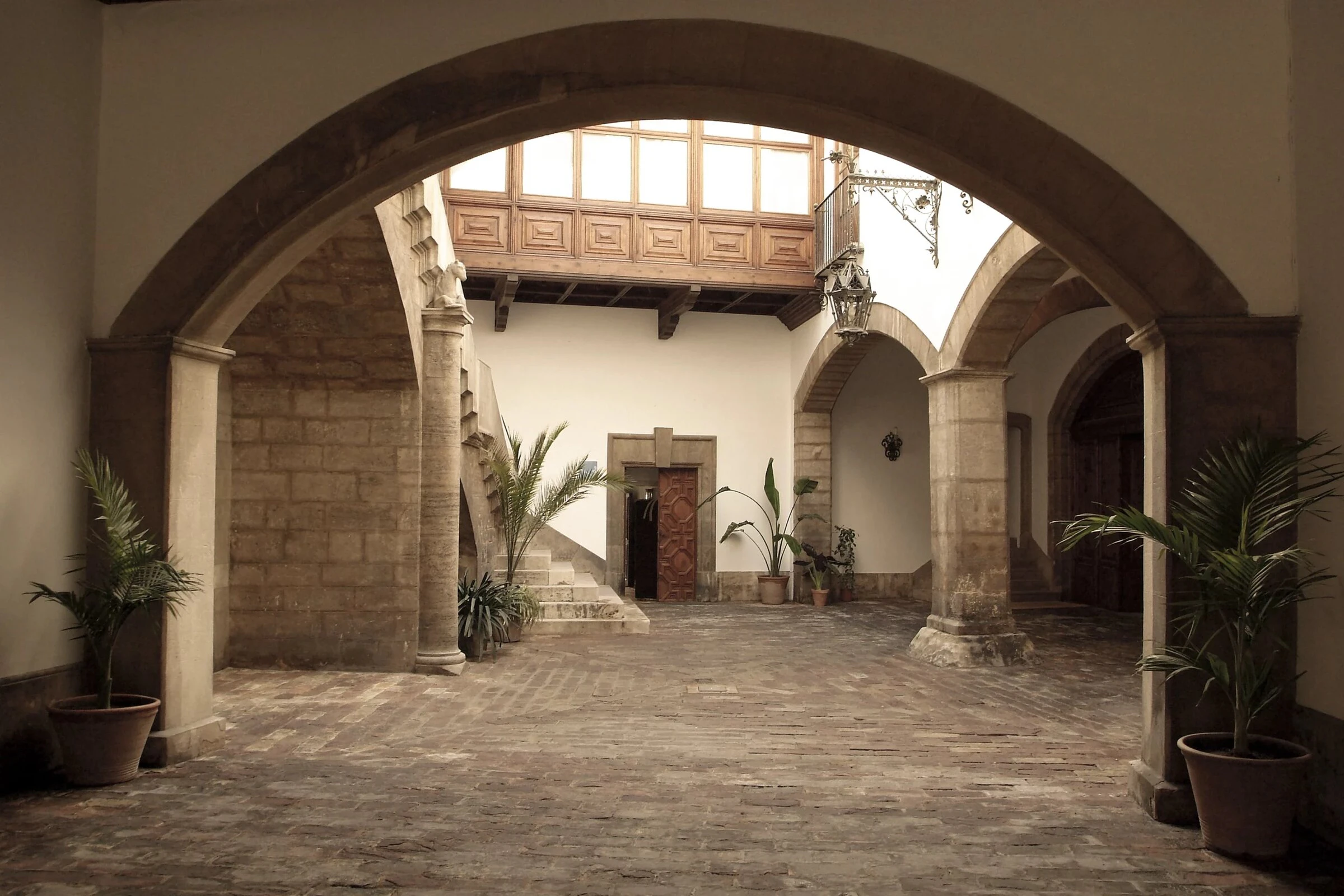 The Gothic courtyard of the Palau de Malferit, home of Museo L'Iber